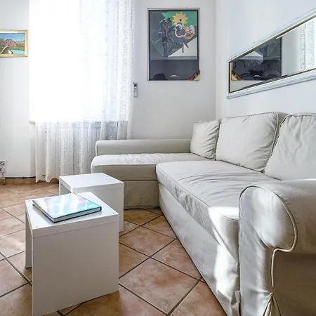 Elle - Giardino, Parking E Bus Per Il Centro *