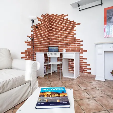 Apartment Elle Home: Comfort E Comodo Al Centro Bologna